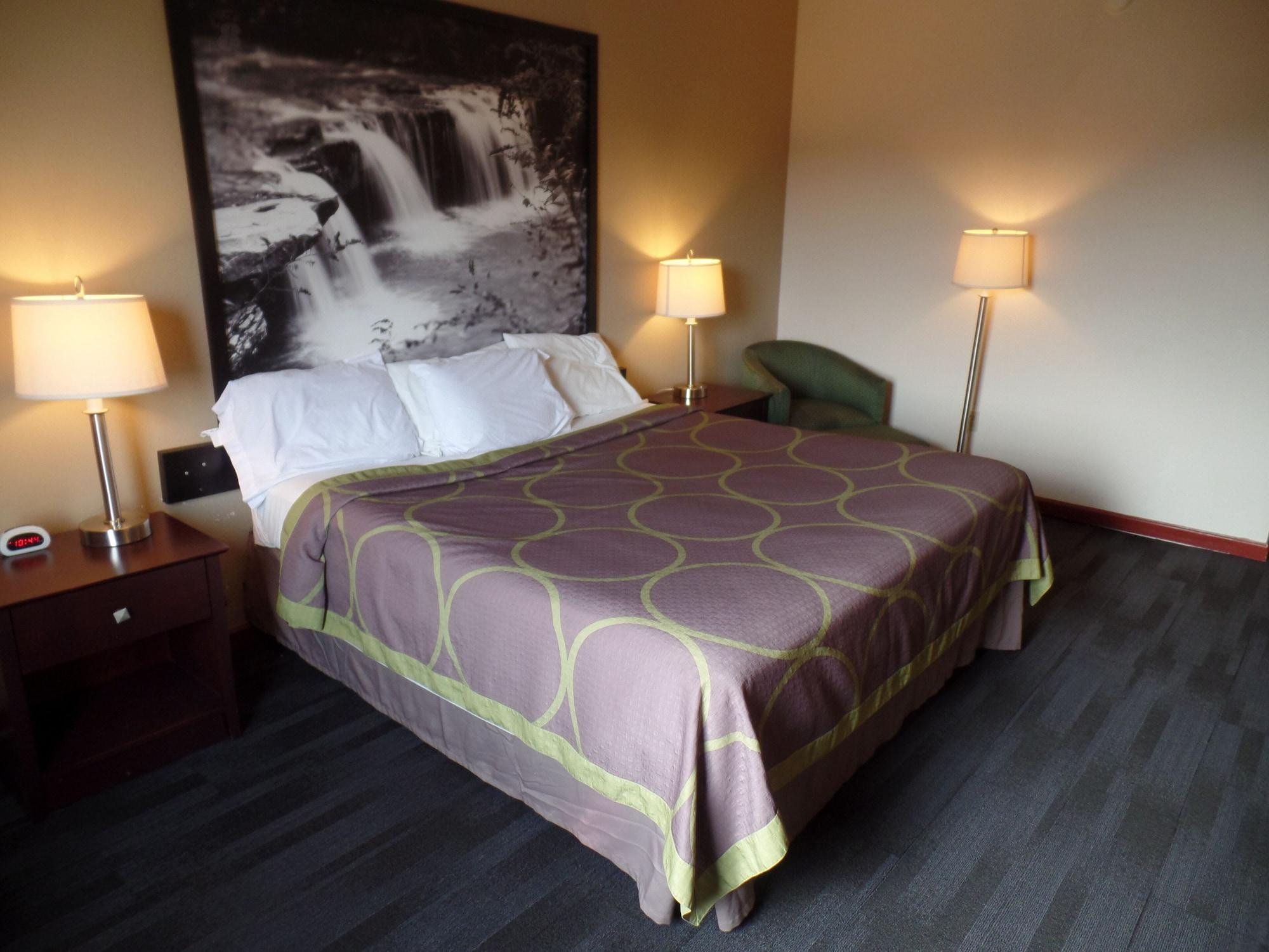 Super 8 By Wyndham Beaver Falls Екстериор снимка