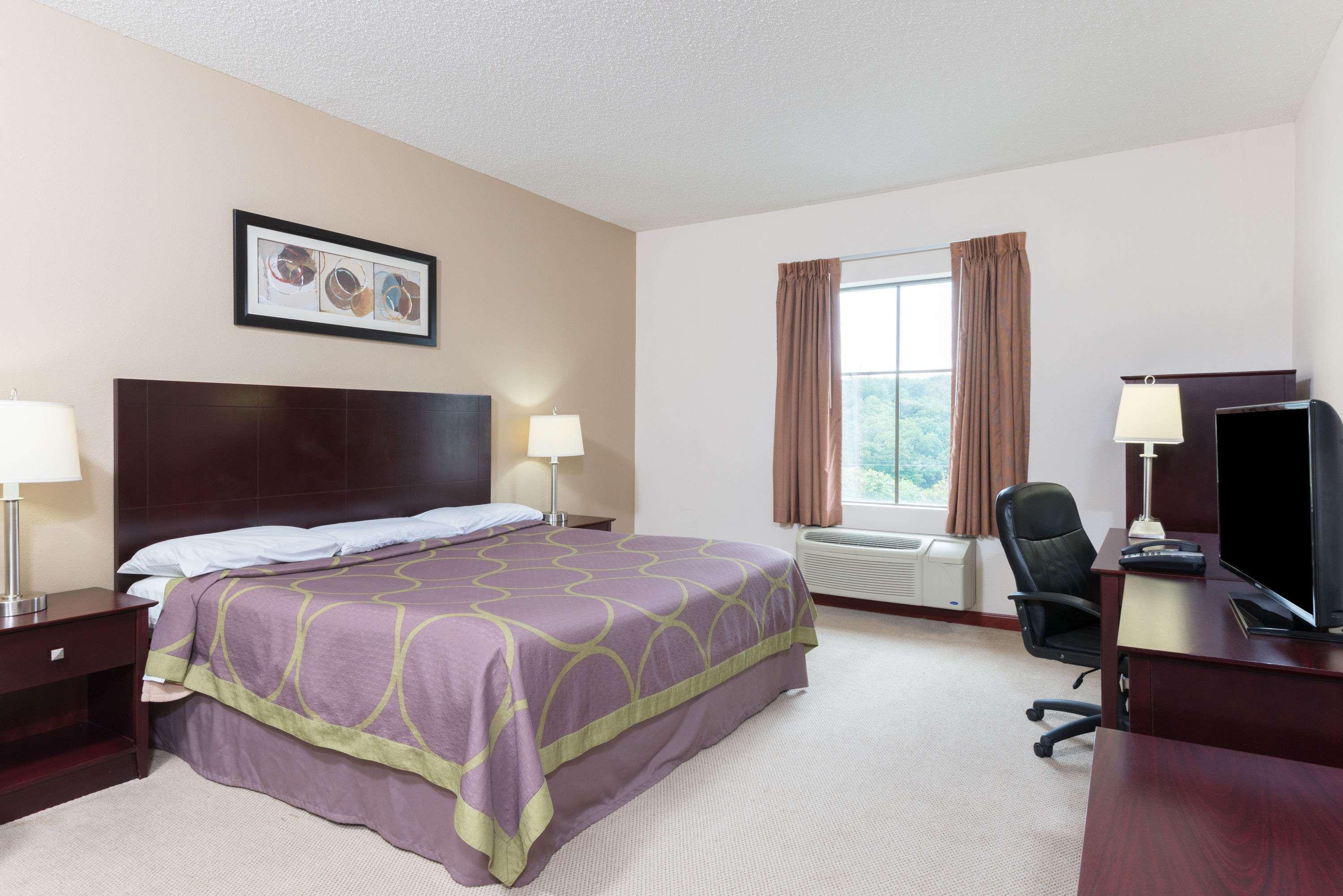 Super 8 By Wyndham Beaver Falls Екстериор снимка