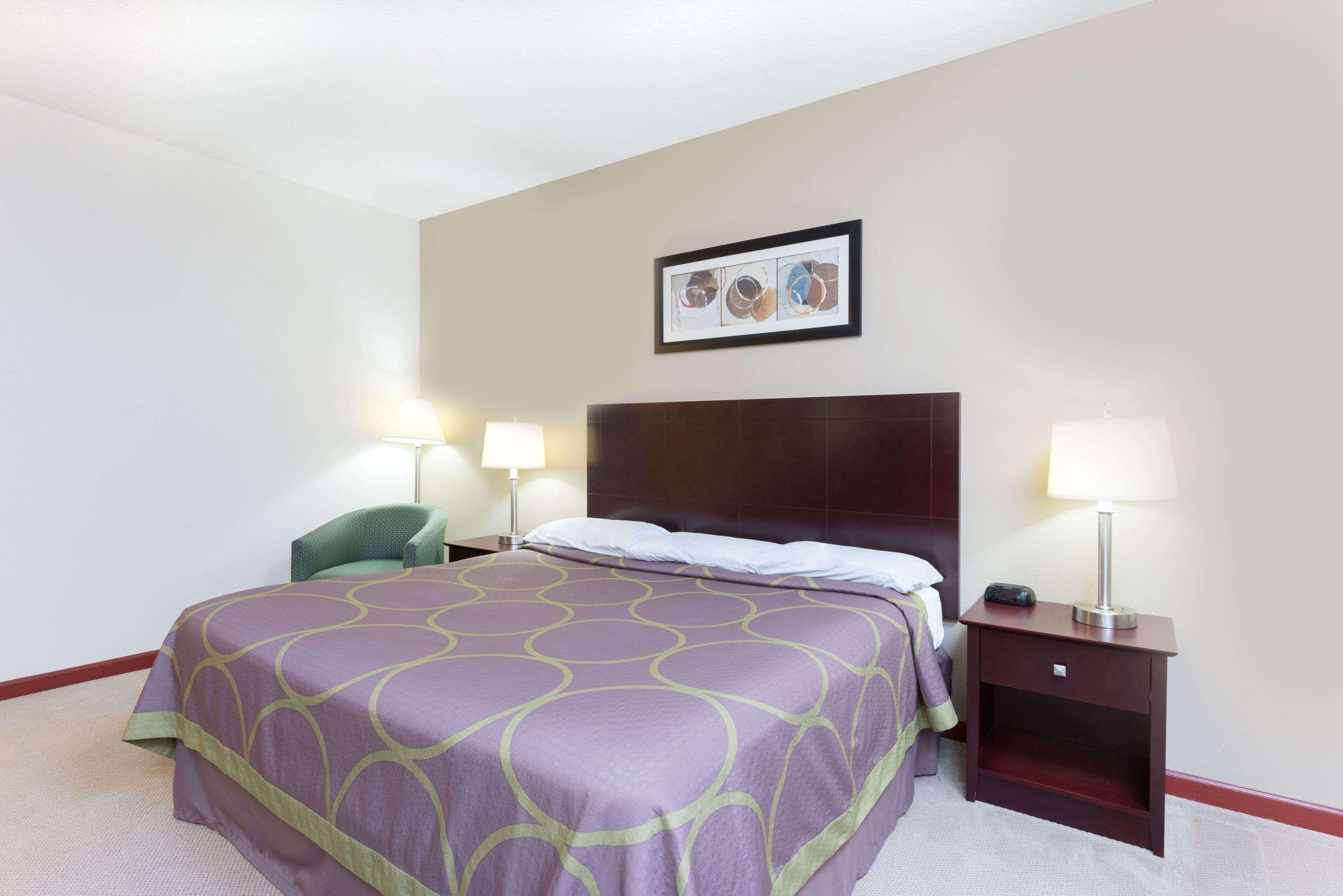 Super 8 By Wyndham Beaver Falls Екстериор снимка