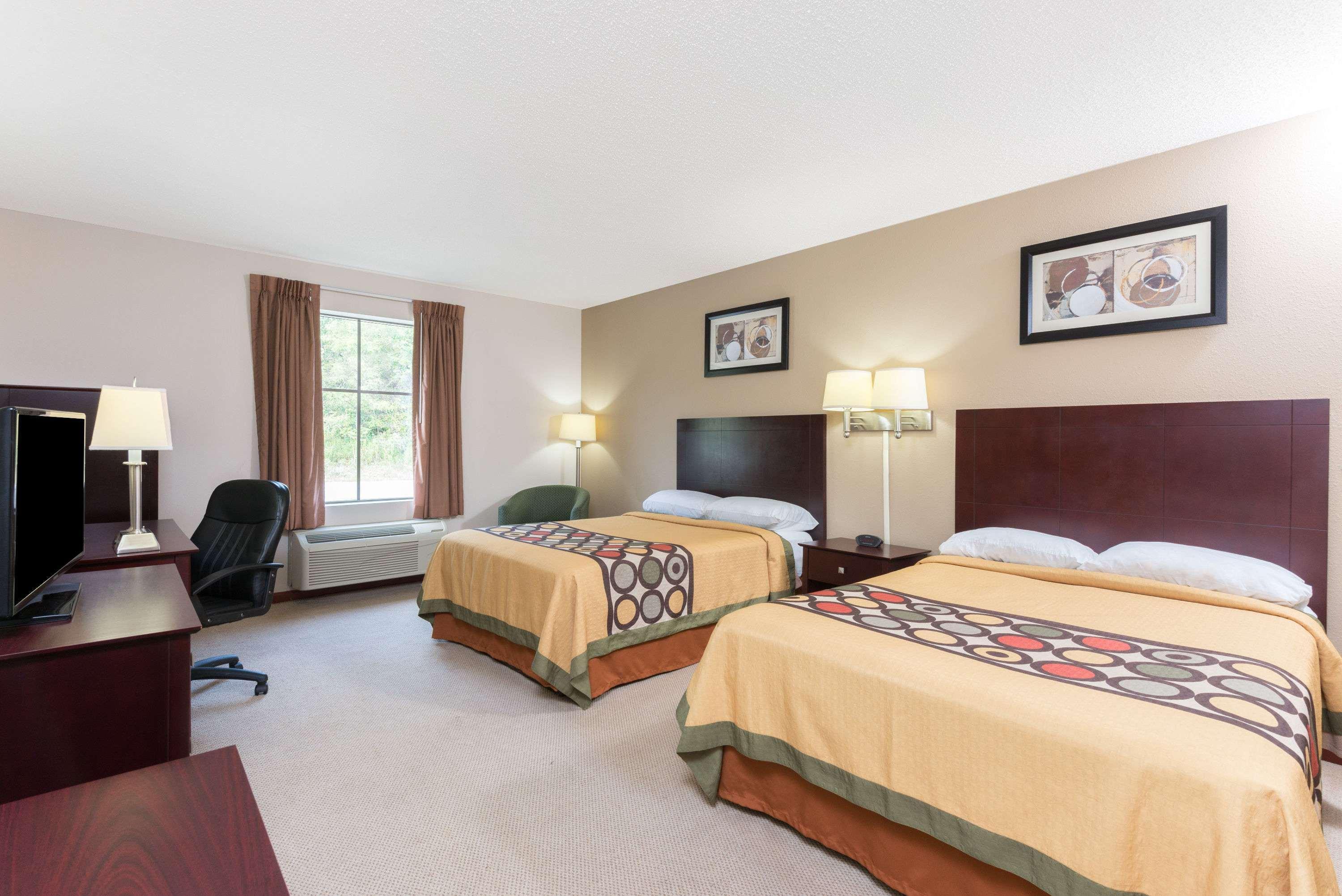 Super 8 By Wyndham Beaver Falls Екстериор снимка